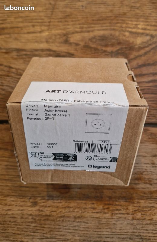 Prise 2P+T Art d'Arnould (image 1)