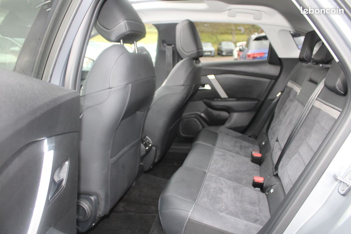 Citroen C4 X SHINE PACK 130 CV EAT8 BOITE AUTO CAMÉRA GRAND GPS USB FULL LEDS TOIT PANO ESP (image 10)