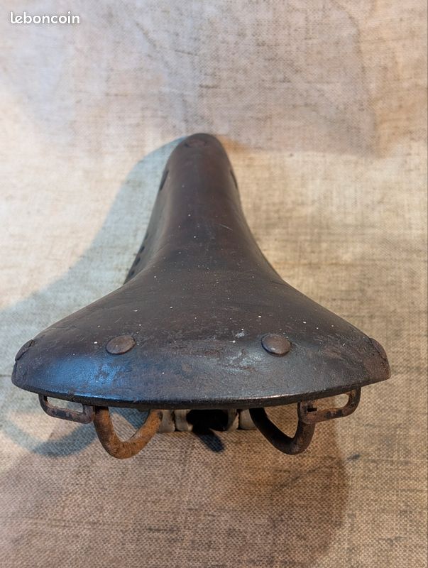 ANCIENNE SELLE DE Vélo Cuir Linda Peugeot- Old Bike Saddle Vintage