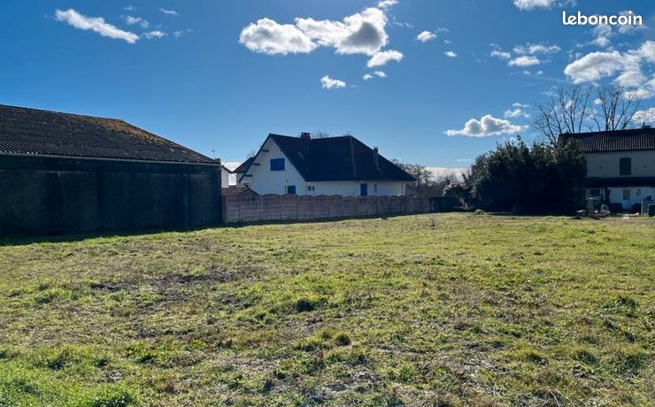 Terrain 734 m² Ygos Saint Saturnin