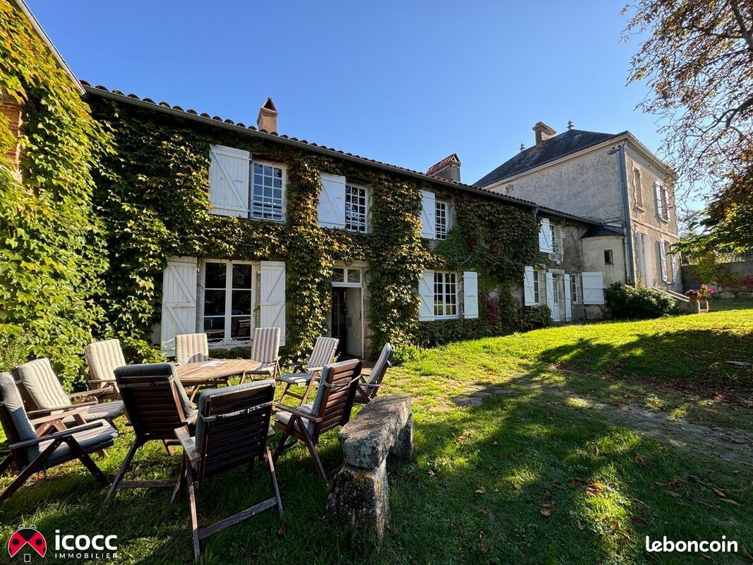 Maison 18 pièces 563 m² · à Rosnay · 563 m² · 470 250 €
