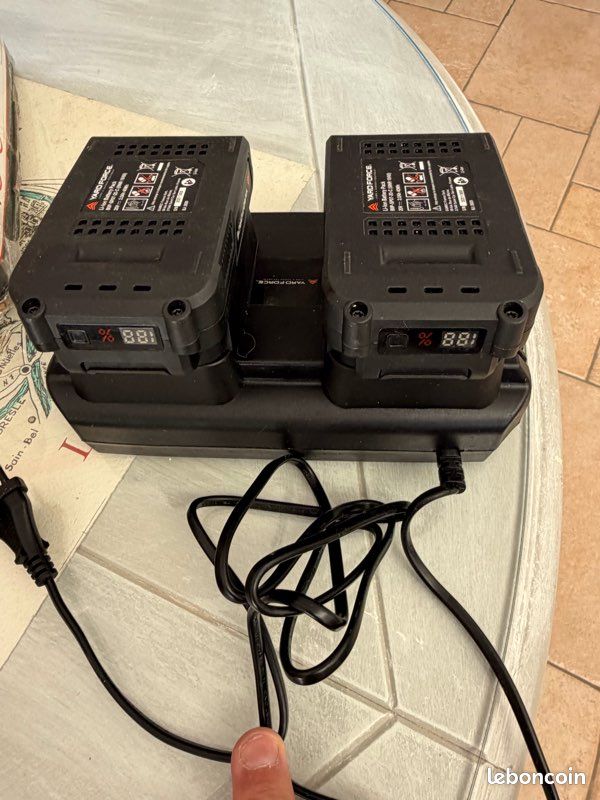 Tronçonneuse YARD FORCE LS C35 avec 2 batteries et chargeur (image 2)