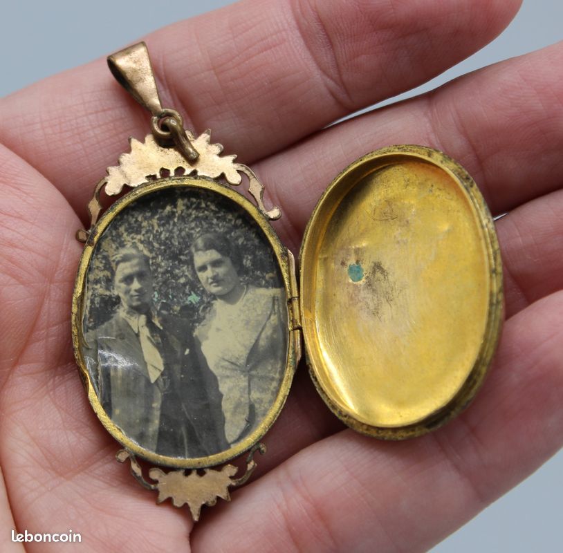 Ancien pendentif / broche camée, en métal doré