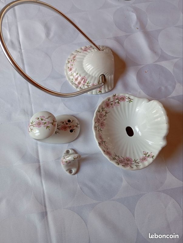 Lot en porcelaine de salle de bain (image 1)
