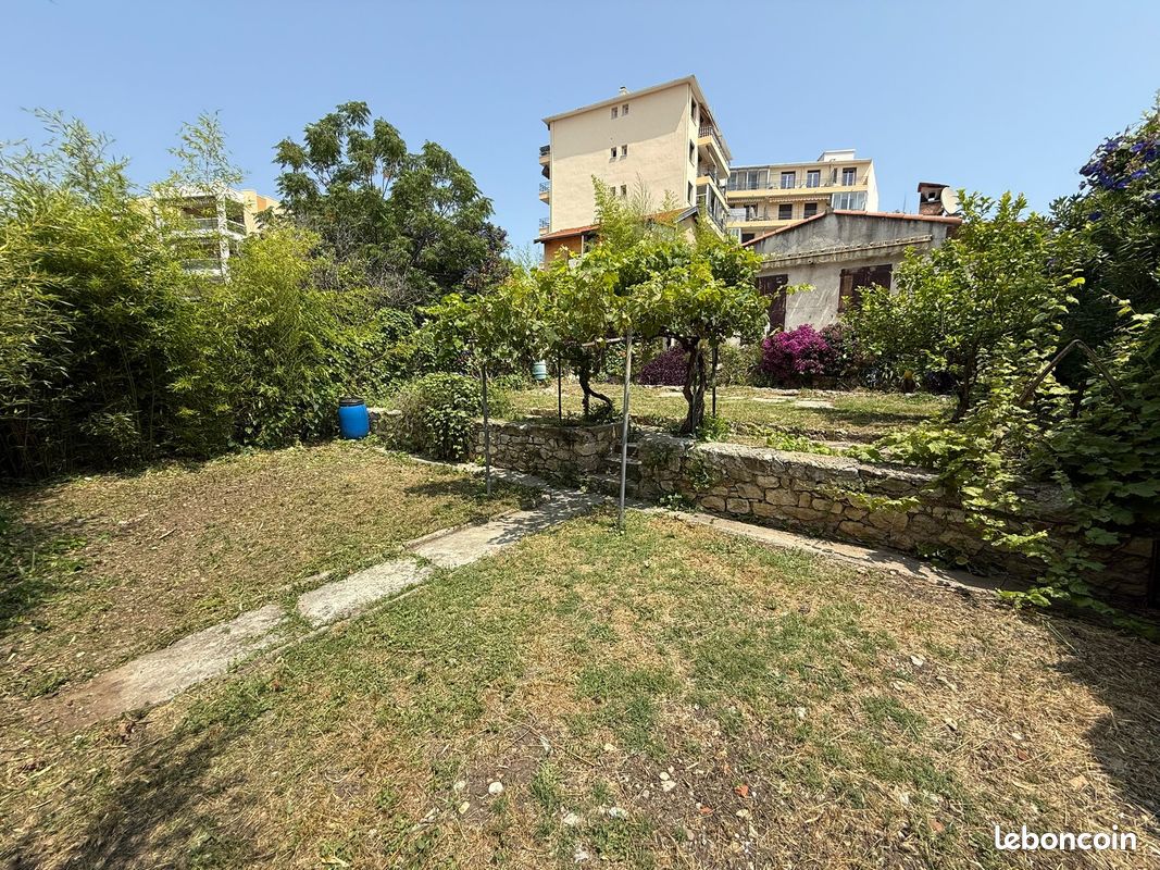 Maison 4 pièces 100 m² · à Antibes · 100 m² · 325 000 €