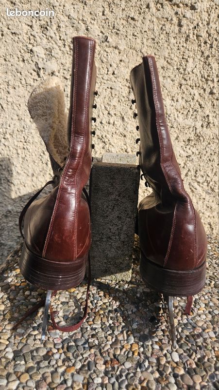 Patins à Glace Vintage En Cuir Pinnacle Sheffield Années 1930–1940 – Avec Protège-Lames, Match Usé