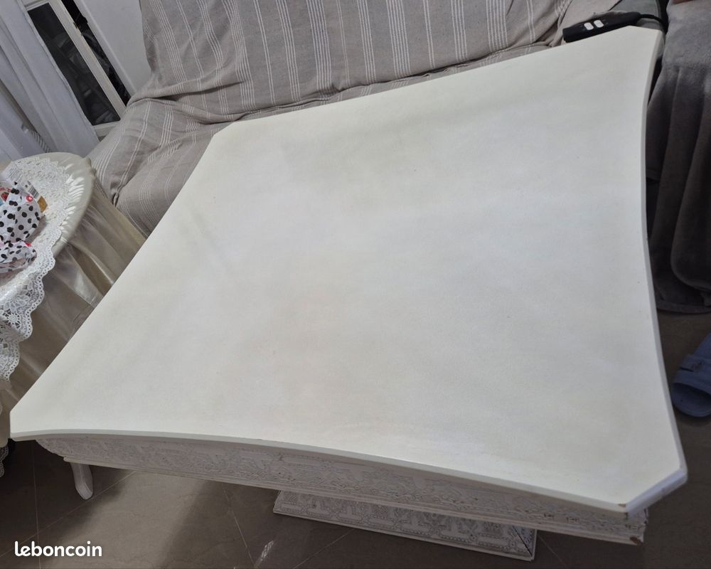 Table carré bois blanc (image 5)