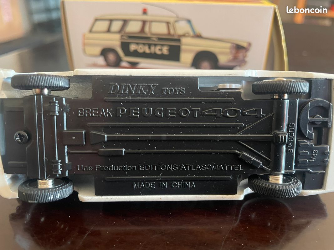 Voiture Miniature Peugeot 404 – France Jouet – Boîte Ref1099 – Version Police