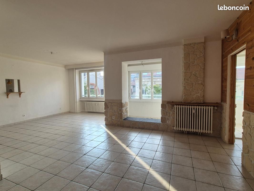 Appartement 5 pièces 107 m² · à Saint-Étienne · 107 m² · 100 000 €
