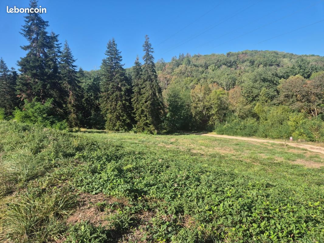Terrain 985 m² · à Cublac · 24 000 €