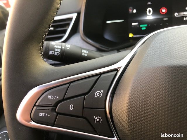 Renault Clio (5) génération Blue dCi 100 -25 + Navigation (image 32)