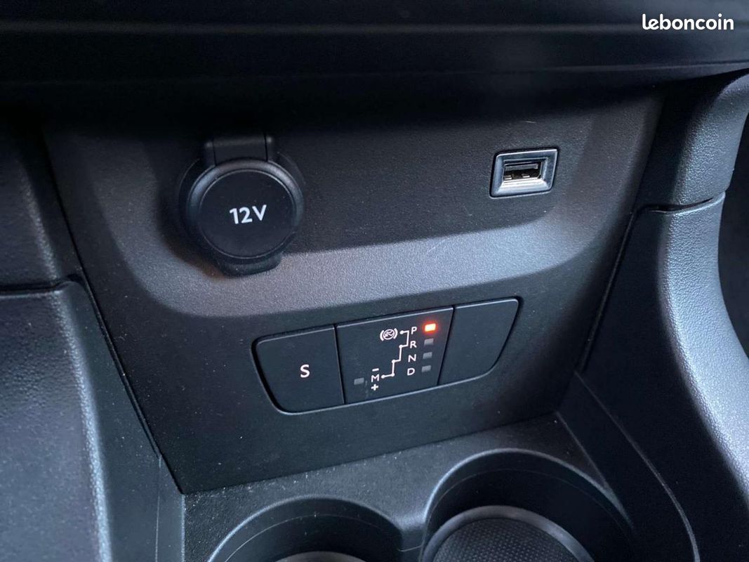 CITROEN C3 Shine - 1.2 PT - 110 - EAT6 - Radars Arrière + MirrorLink (image 17)
