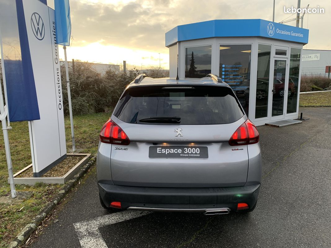 PEUGEOT 2008 1.2 PureTech 110ch S&S EAT6 GT Line (image 3)