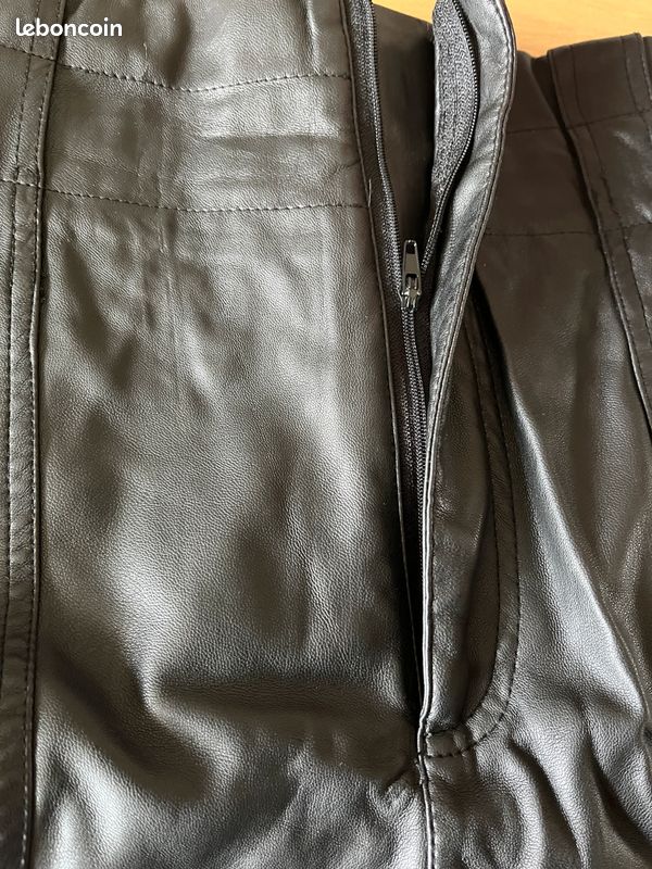Short Stradivarius T. M (image 3)