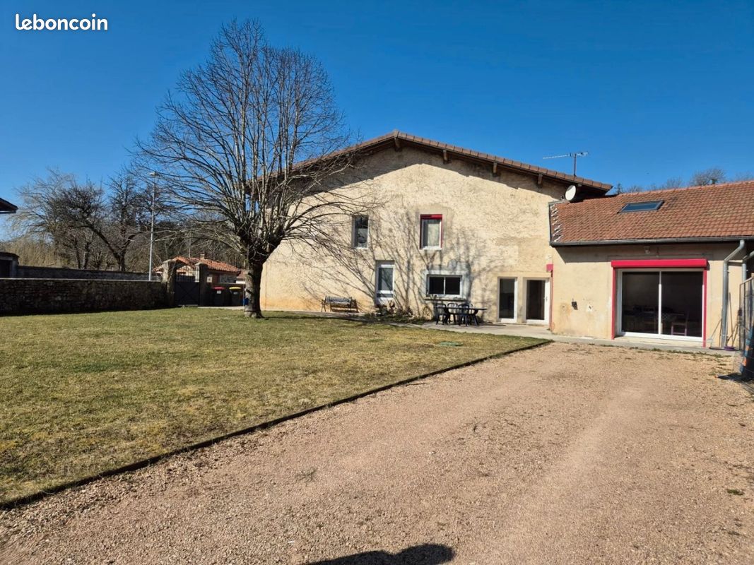 Maison 5 pièces 162 m² · à Ceignes · 162 m² · 220 000 €