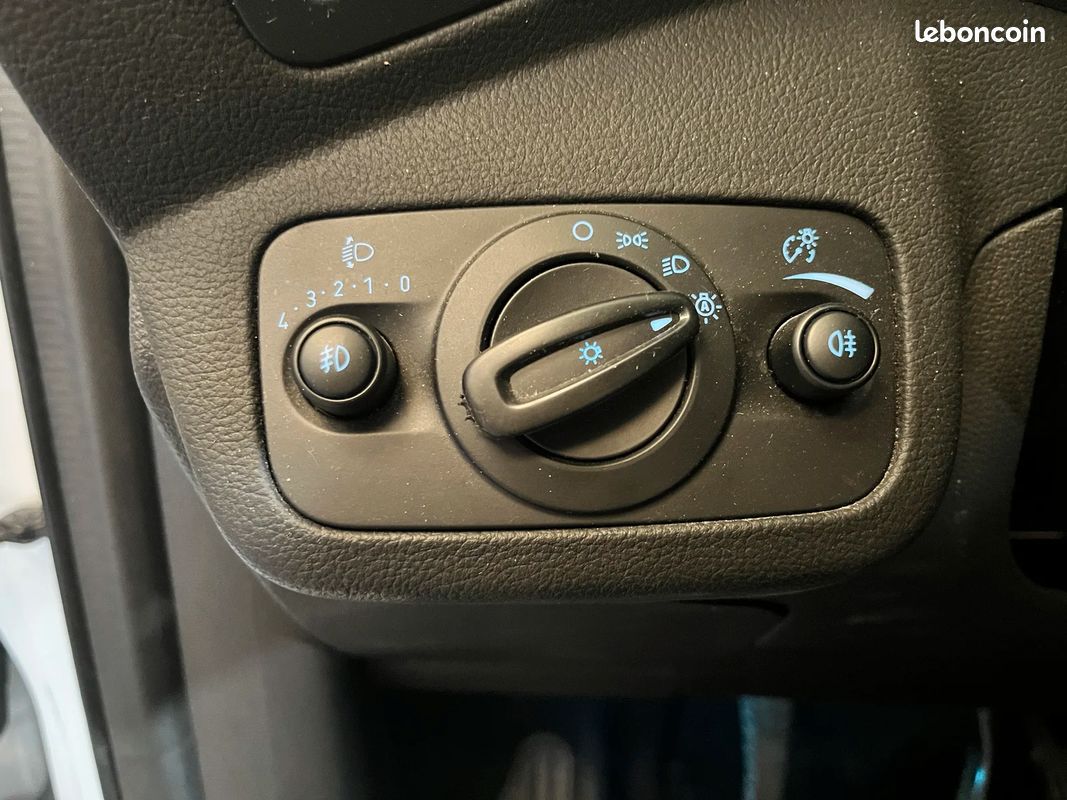 Ford KUGA Business Nav (image 34)