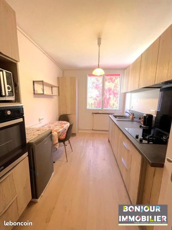 Appartement 2 pièces 61 m² · à Voiron · 61 m² · 665 €