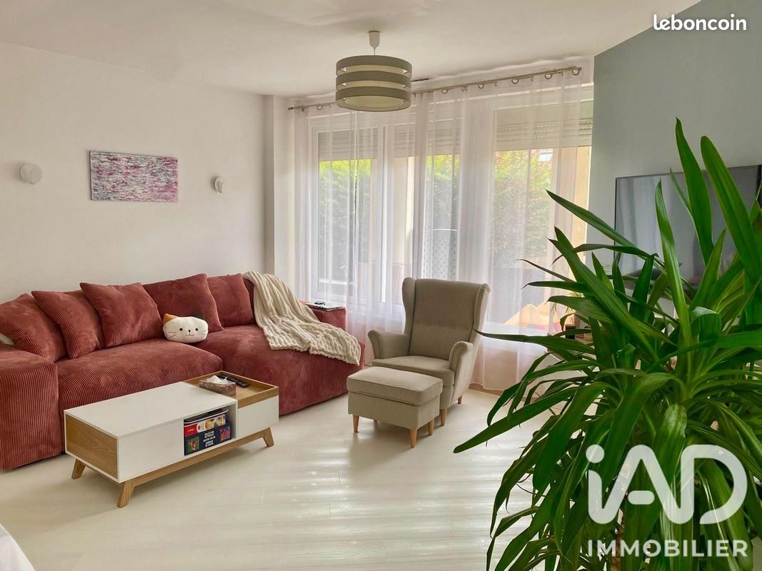Appartement 5 pièces 124 m² · à Montigny-le-Bretonneux · 124 m² · 339 000 €