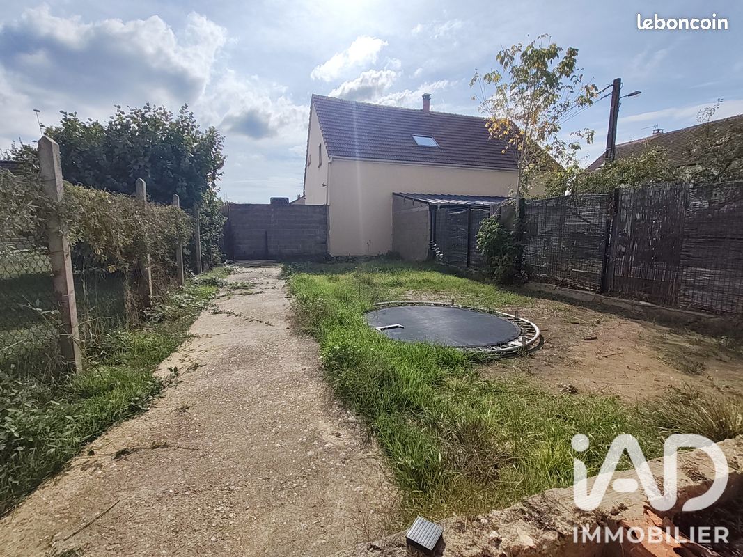 Maison 5 pièces 79 m² · au Mans · 79 m² · 100 000 €