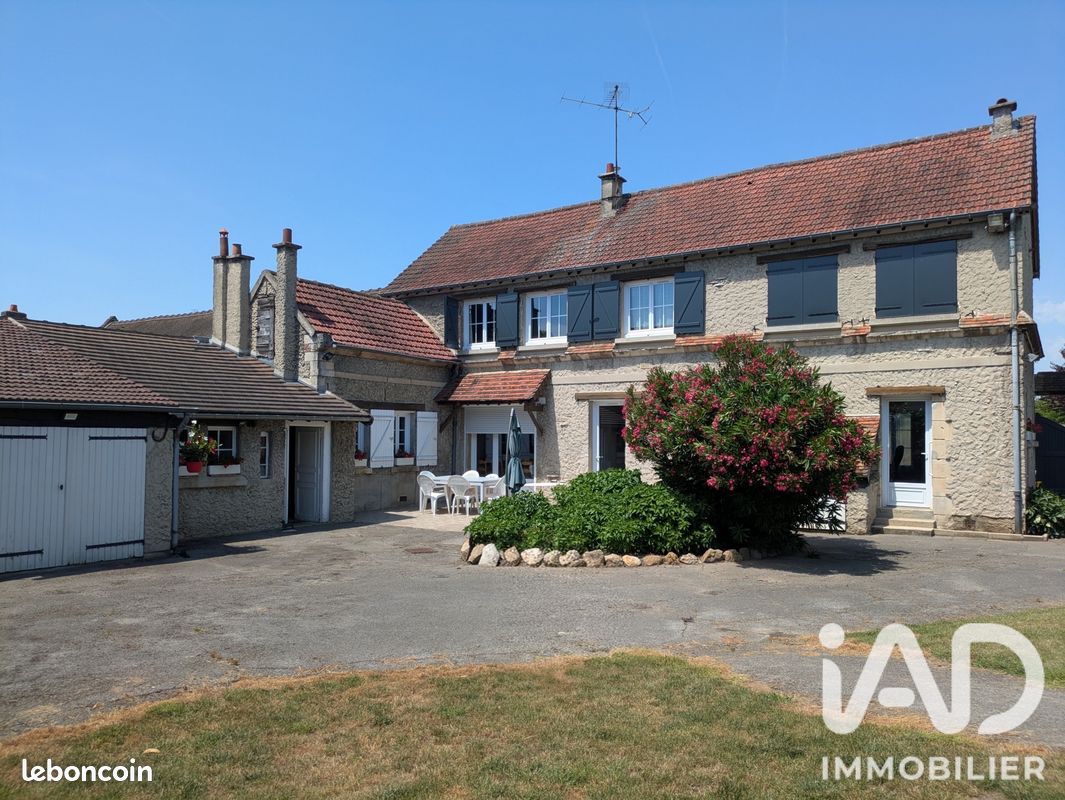 Maison 7 pièces 158 m² · à Chevrières · 158 m² · 349 500 €
