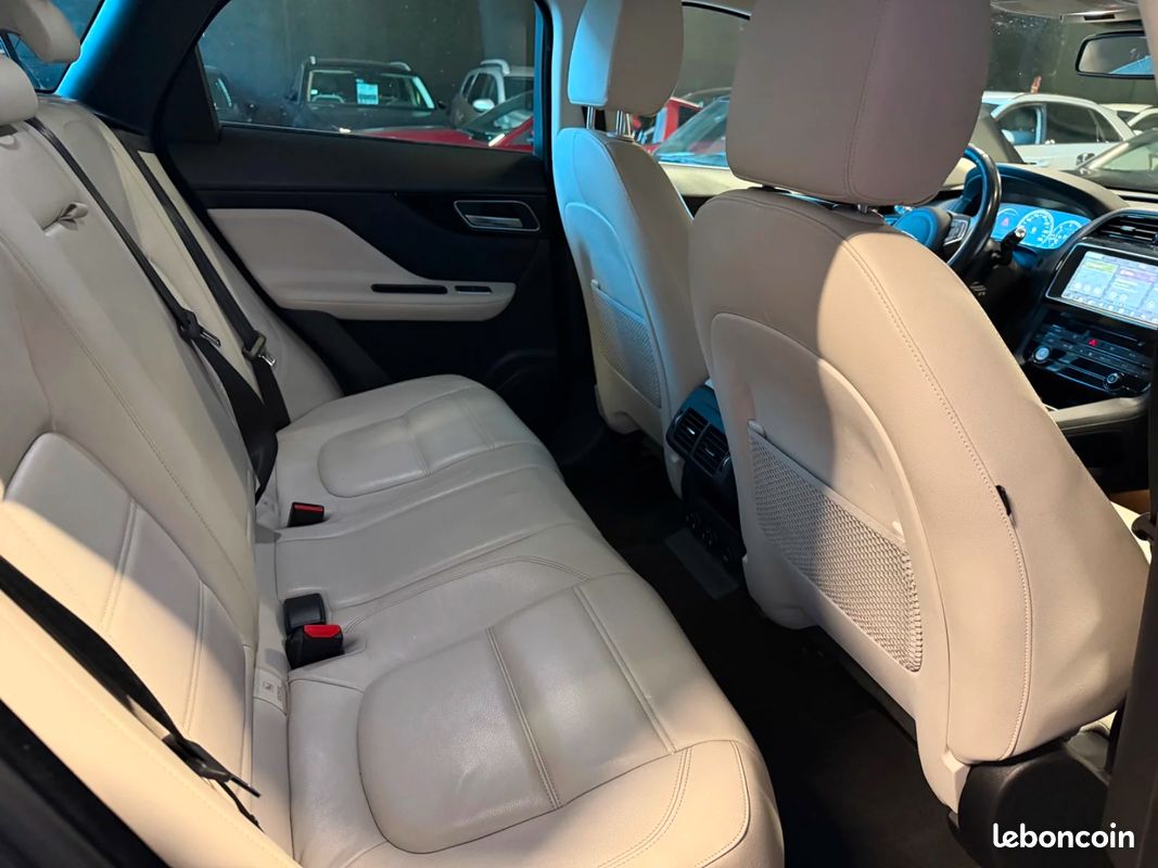 JAGUAR F-PACE V6 3.0 D - 300 ch AWD BVA8 Prestige (image 22)