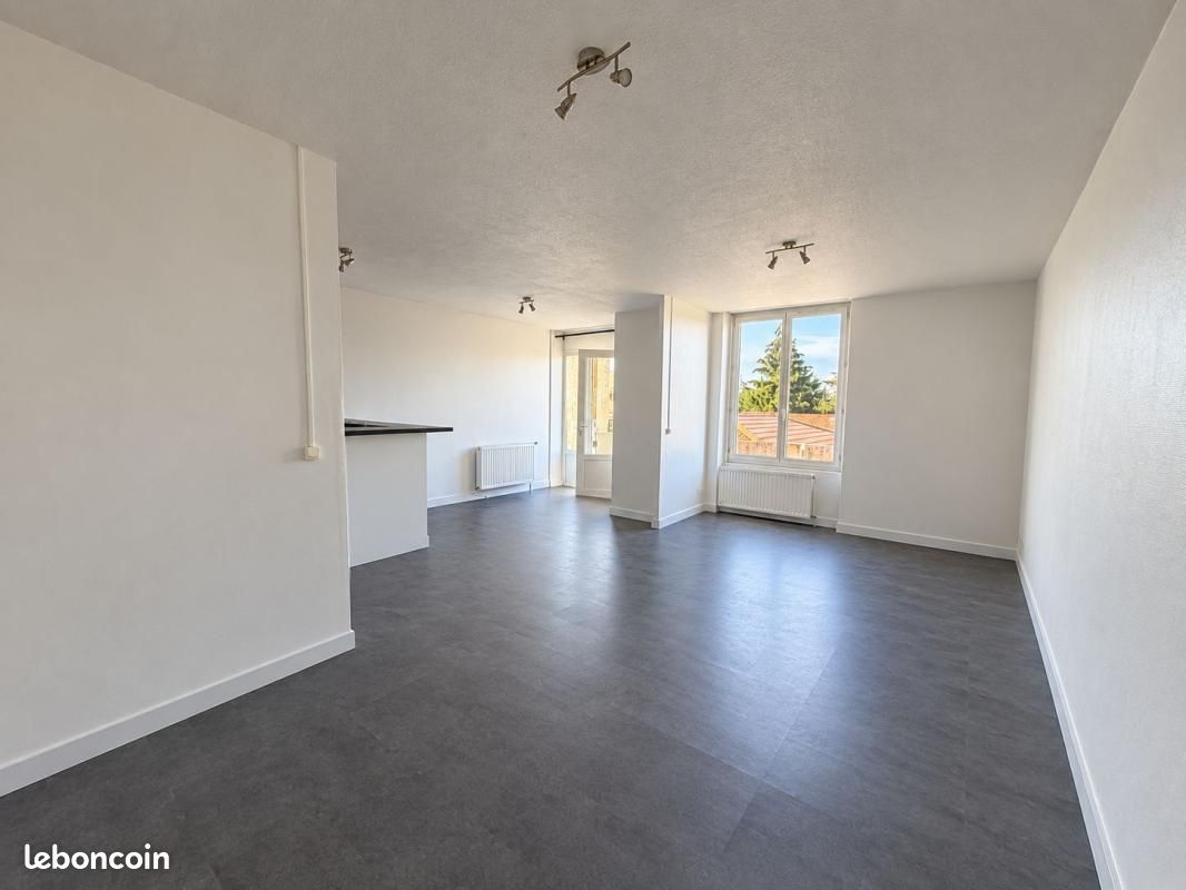Appartement 3 pièces 68 m² · à Saint-Genest-Lerpt · 68 m² · 650 €/mois