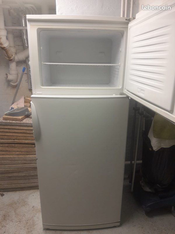 Frigo avec congélateur à vendre (image 5)