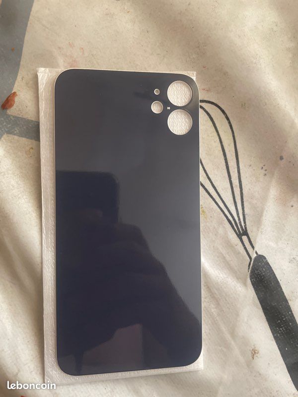 Vitre arrière iPhone 11 (image 2)