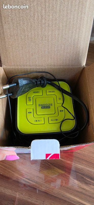 Radio-réveil TOKAI TC-135KGN vert anis – double alarme – vintage (image 1)