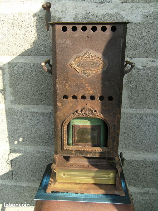 Poêle à pétrole antiquité (image 1)