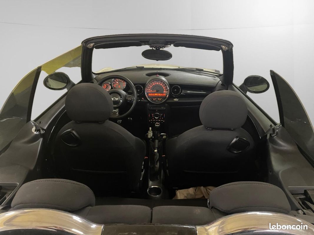 Mini cabrio mini 1.6 210 john cooper works (image 11)