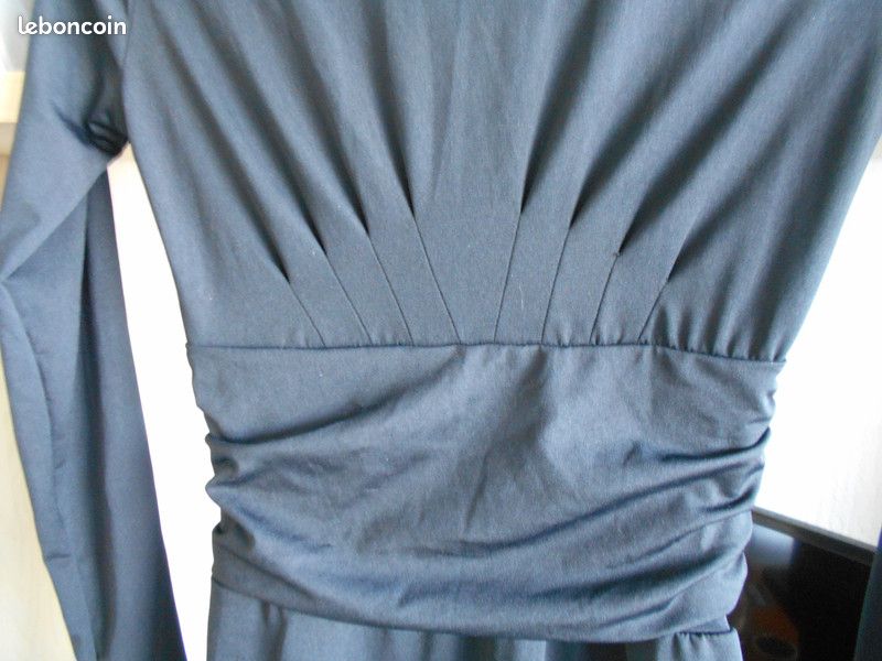 Robe noire un peu habillée (image 2)