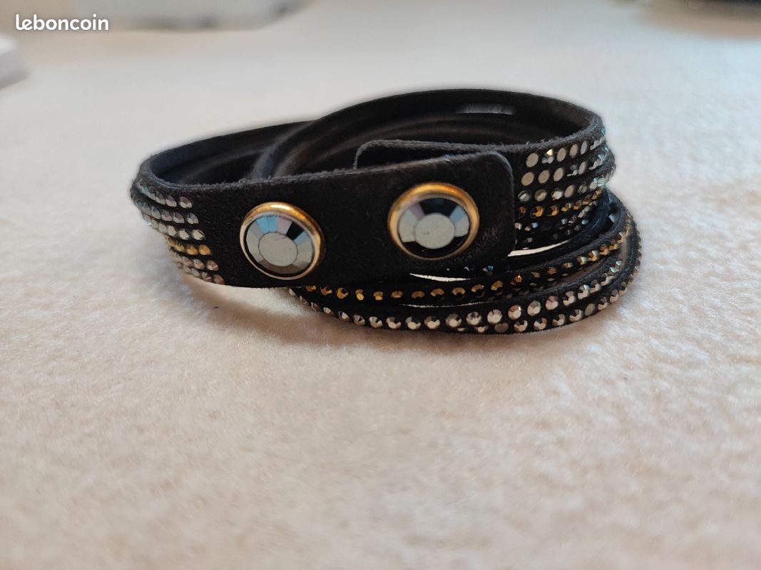 Bracelet noir Swarovski (image 1)