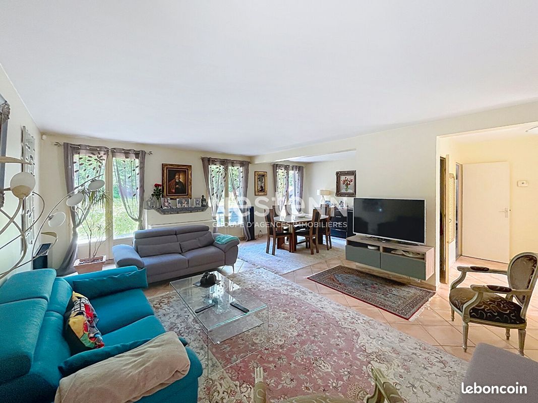 Maison 7 pièces 210 m² · à Boissise-le-Roi · 210 m² · 415 000 €