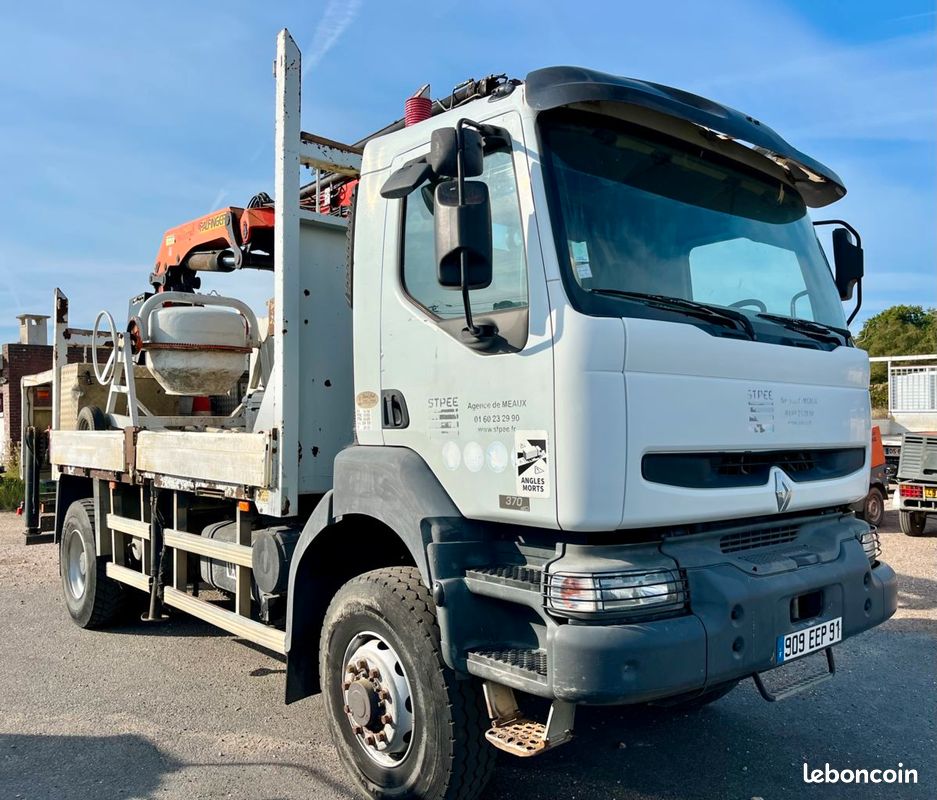 Renault Kerax 370dci 4x4 plateau grue Palfinger (image 2)