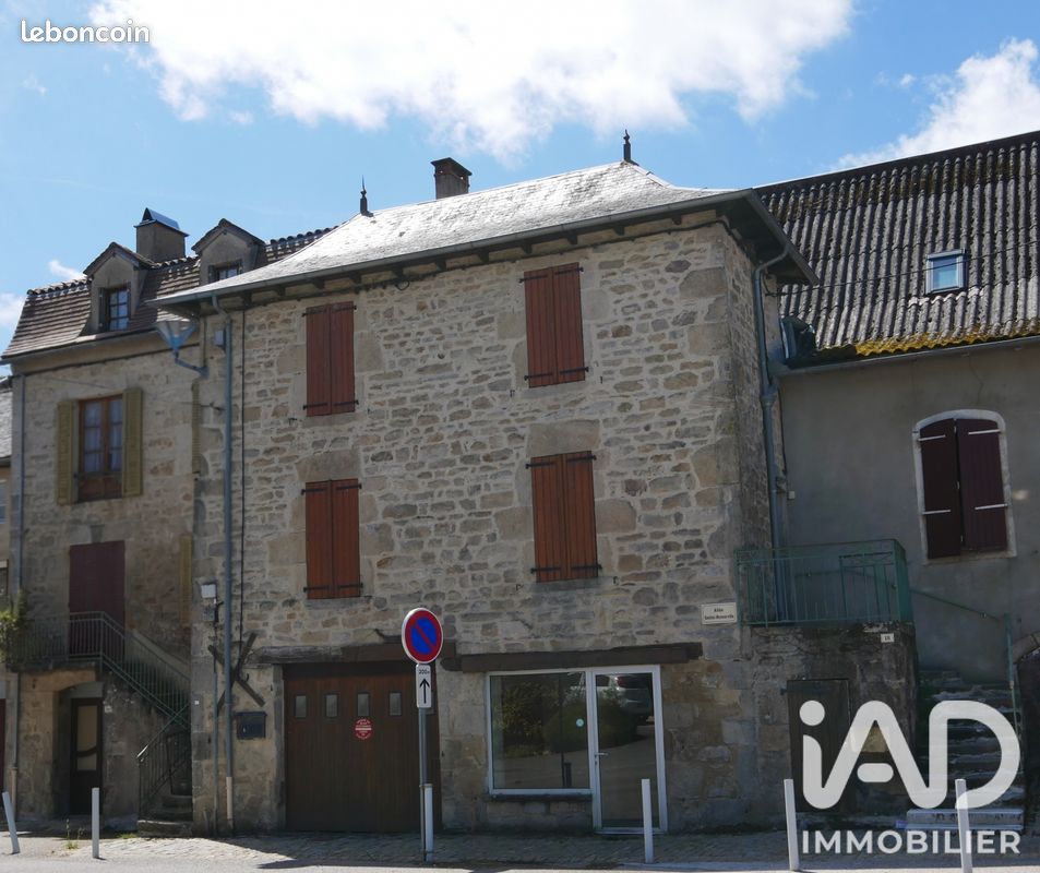 Maison 5 pièces 380 m² · à Sousceyrac-en-Quercy · 380 m² · 130 000 €