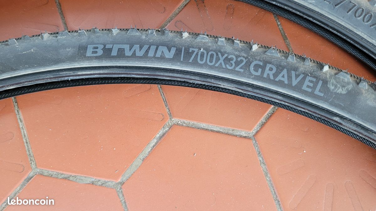 Pneus gravel btwin 700 x 32 tringles rigides (image 1)