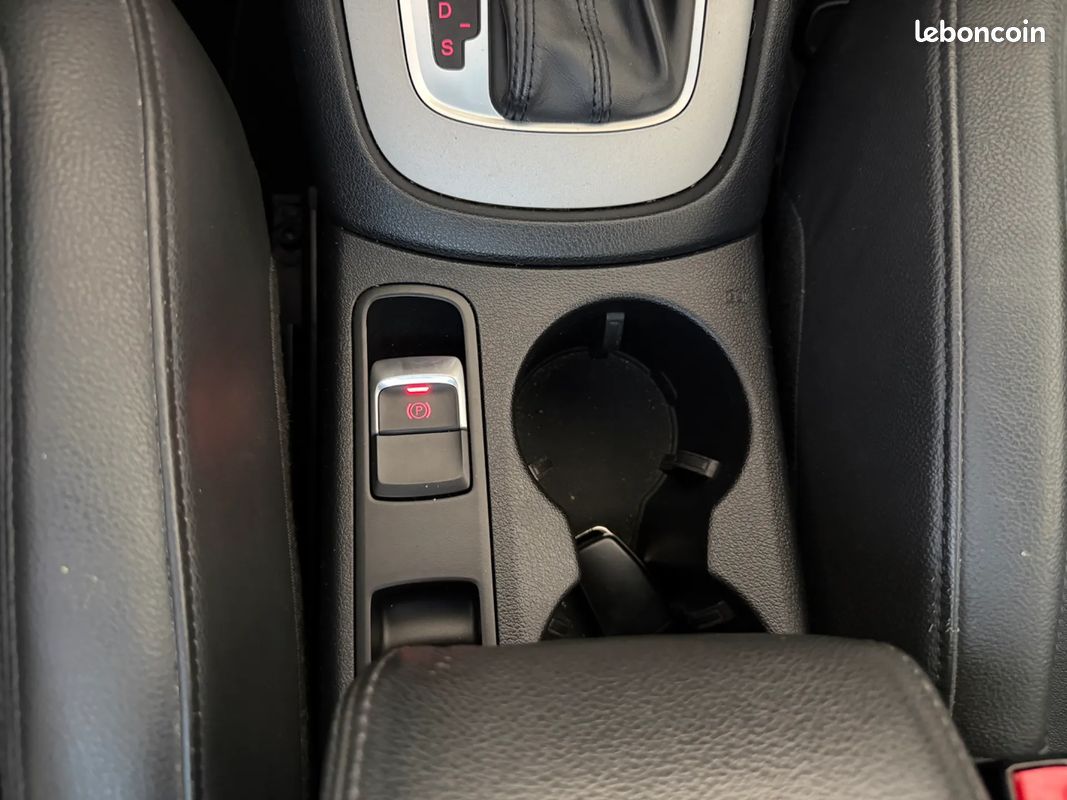 AUDI Q3 2.0 211ch Ambiente - Suivi Complet - Intérieur Cuir - Sièges Chauffants - Attelage (image 16)
