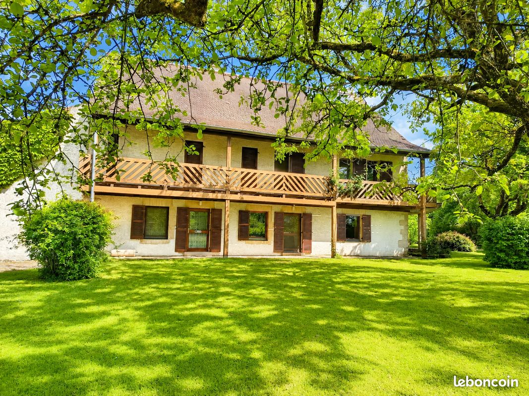 Maison 9 pièces 270 m² · à Dole · 270 m² · 445 000 €