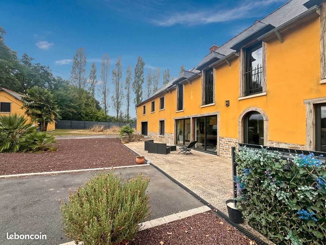 Maison 8 pièces 258 m² · à Vignoc · 258 m² · 733 225 €