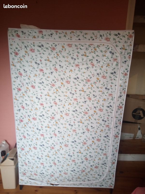 Armoire en toile cirée (image 1)