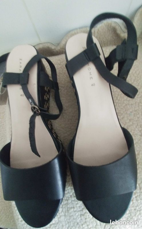 Sandales Mules En Cuir Noir Zara - Taille 36 - Occasion - Boucle à Enfiler