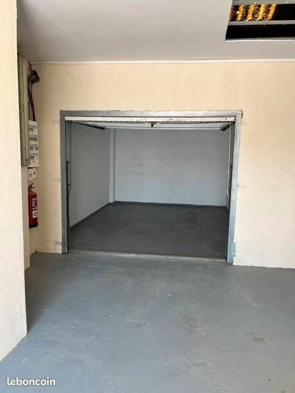 Parking 1 pièce 50 m² · à Perpignan · 50 m² · 280 €