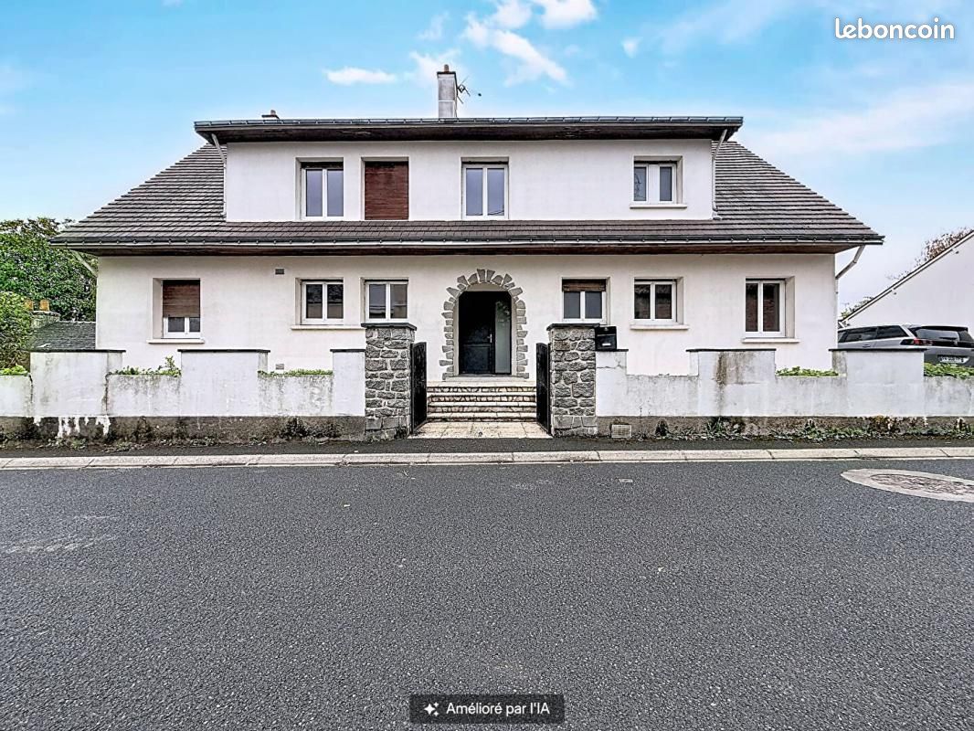 Maison 10 pièces 265 m² · à Doué-en-Anjou · 265 m² · 296 500 €