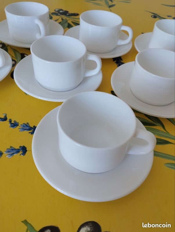 Tasses avec soucoupes (image 2)
