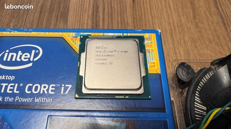 Intel Core i7-4790K + ventirad Intel d’origine (image 2)