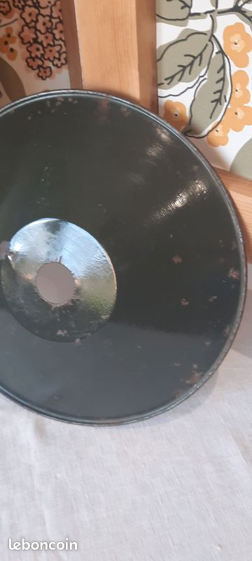 Abat-jour ancien en tôle émaillée Kaki (image 3)