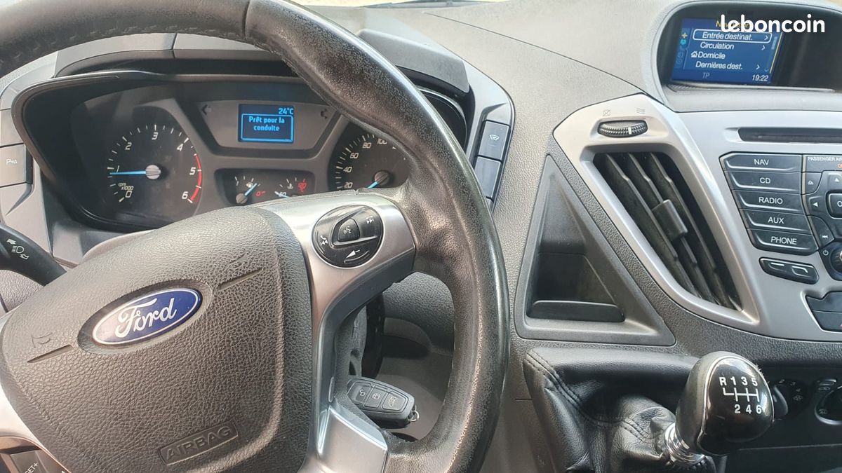 Ford Transit Custom L1H1 compact 2.0l TDCI 131ch kit courroie NEUF suivi complet depuis sron origine climatisation radar stationnement avant arrière barres de toir escamotables d'origine bluetooth (image 3)