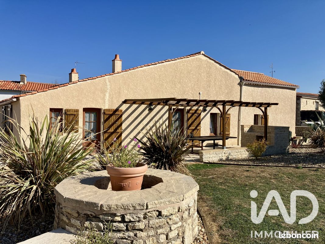 Maison 9 pièces 170 m² · à Chasnais · 170 m² · 296 000 €