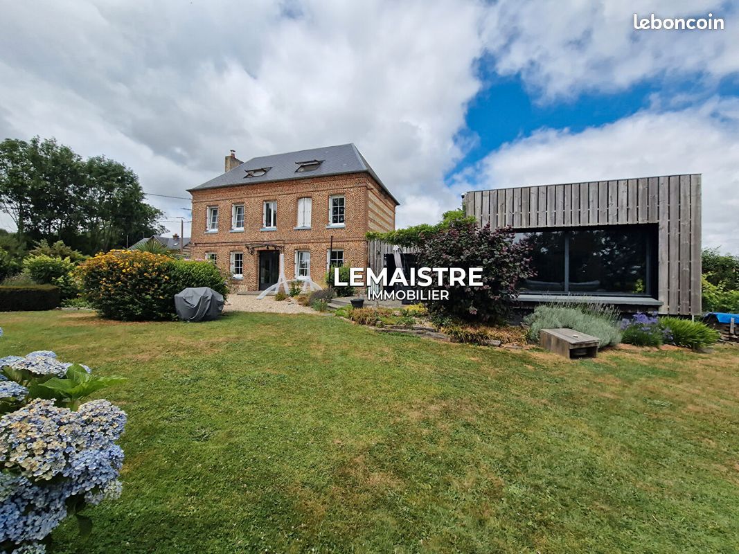 Maison 7 pièces 212 m² · à Saint-Romain-de-Colbosc · 212 m² · 430 000 €
